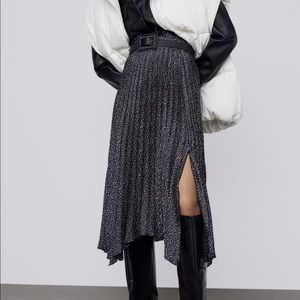 New with tags Zara skirt
